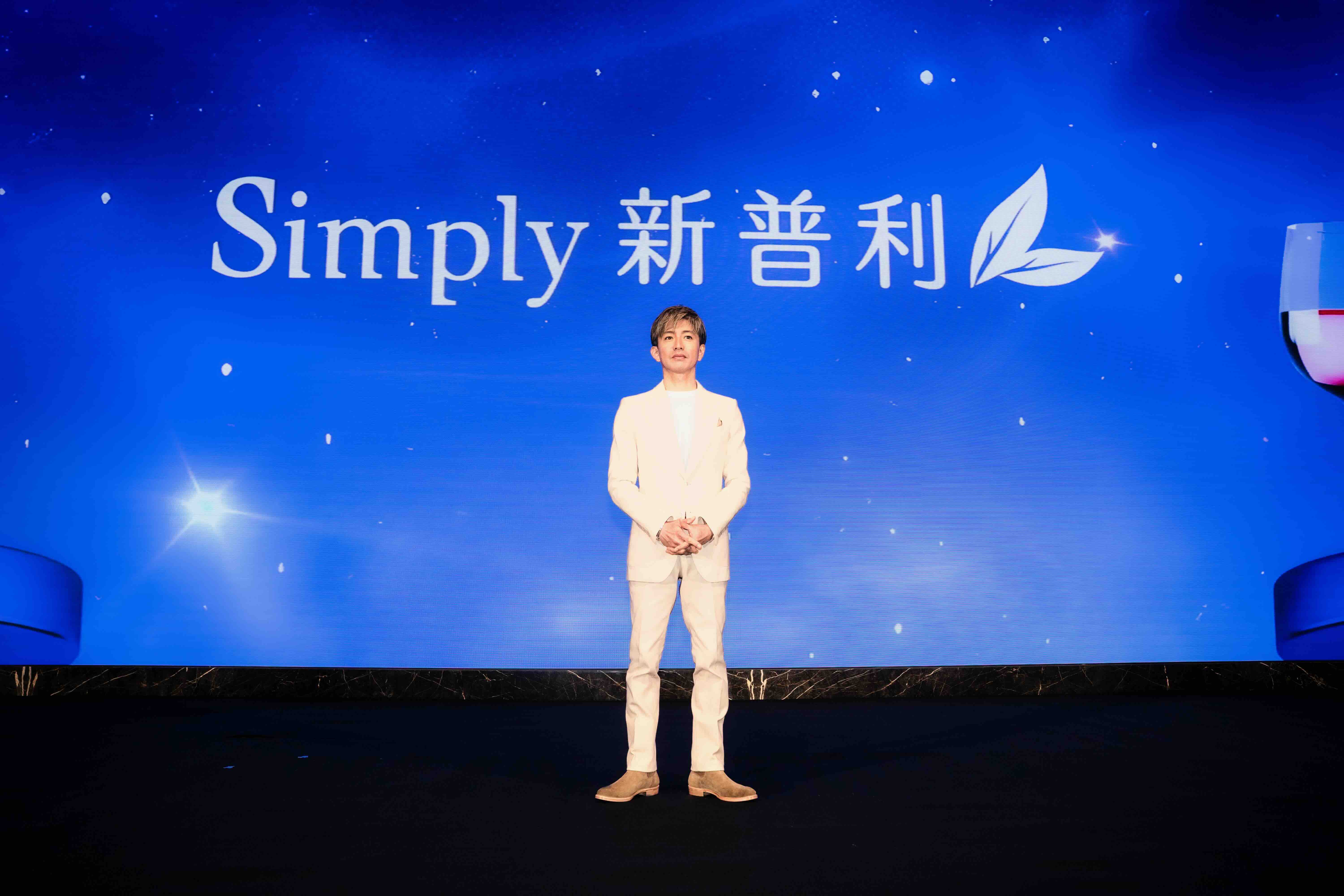 木村拓哉作為新普利夜酵素代言人驚喜現身，瞬間引爆全台粉絲與媒體的熱烈關注。